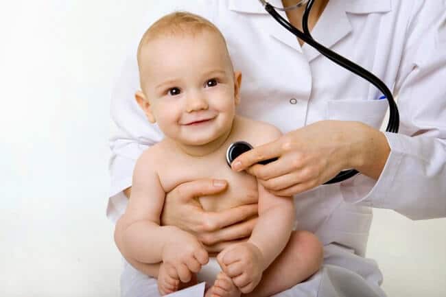 Có nhiều nguyên nhân gây viêm phổi ở trẻ sơ sinh