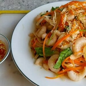Cách làm gỏi ngó sen tôm chay giòn ngon không bị đen đơn giản