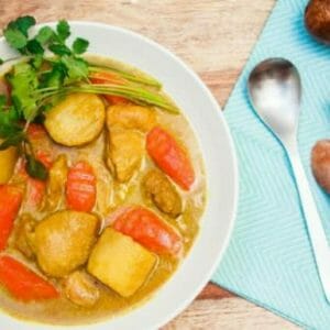 Cách nấu cà ri gà thơm ngon đơn giản tại nhà