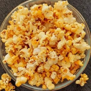 Cách làm bắp rang bơ vị caramel bằng nồi giòn ngọt, đơn giản tại nhà