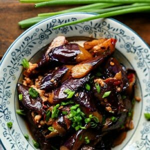 Chỉ 15 phút có ngay dĩa cà tím xào thịt bằm thơm ngon bổ dưỡng hao cơm