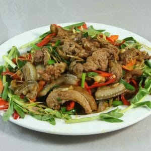 Cách làm heo rừng xào sả ớt ngon hơn cả nhà hàng - Cách Làm Heo