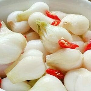 Cách muối hành trắng nõn, giòn ngon vừa dễ lại nhanh, ai cũng làm được