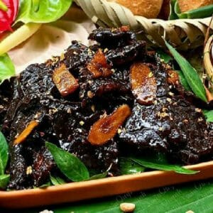 Khô bò đen làm từ gì? Cách làm khô bò đen ăn kèm gỏi đơn giản