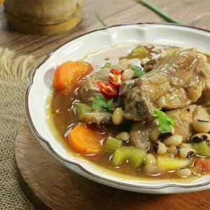 2 cách làm sườn heo nấu đậu trắng thơm ngon, bổ dưỡng cho cả gia đình