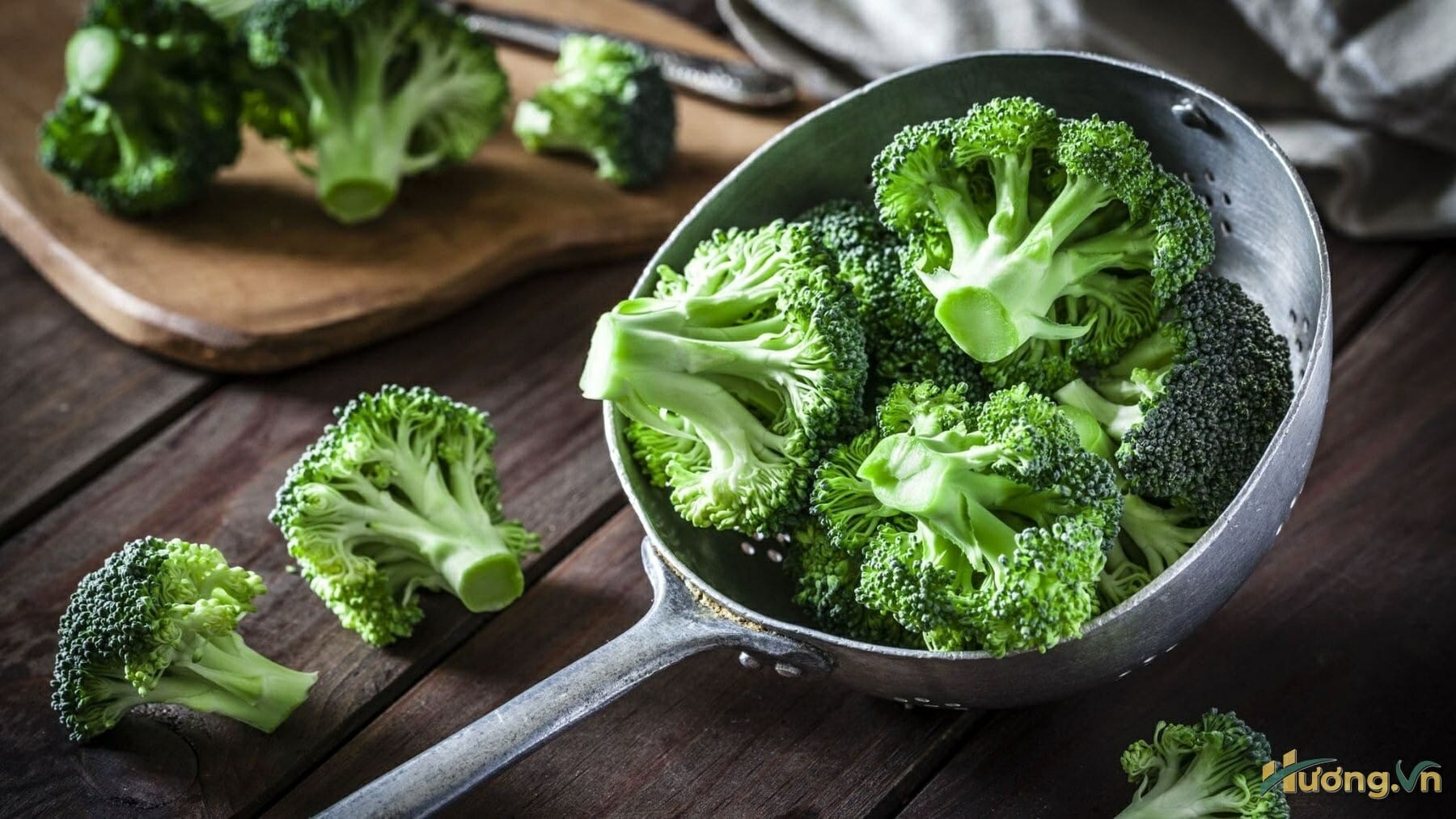 Bông cải xanh chứa lượng lớn vitamin như vitamin A, C, D và nhiều chất chống oxy hóa
