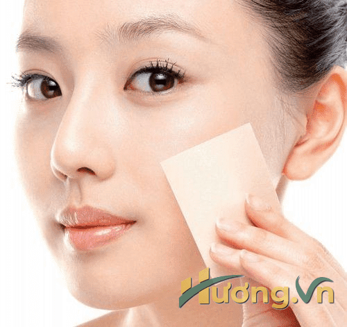 Cách sử dụng giấy thấm dầu da mặt