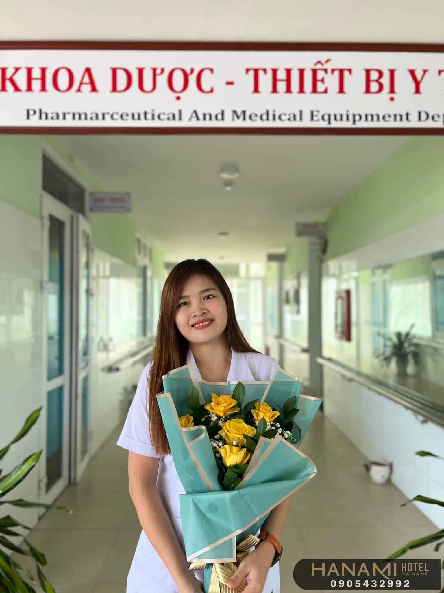 bà Nguyễn Thị Hồng Sương - Dược sĩ chính của cửa hàng sức khỏe Hương Việt Nam